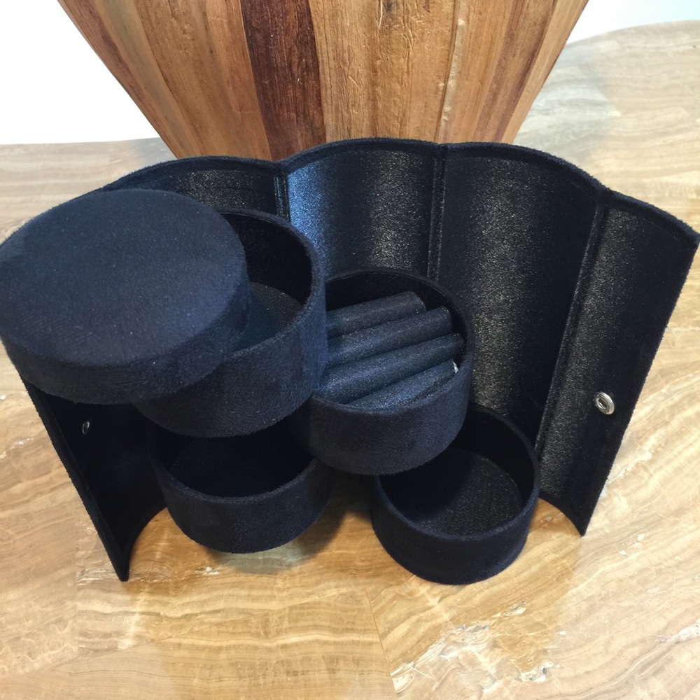 🆕Travel Jewelry Case Black Faux Suede